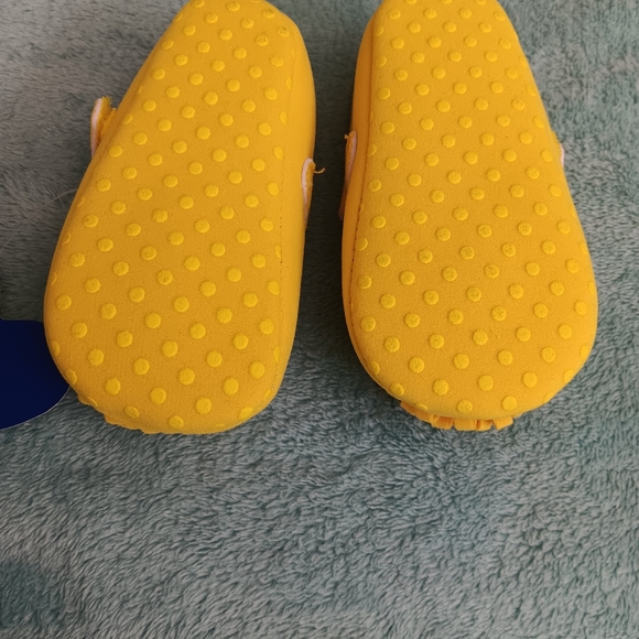 SHEIN Other - Size 2  Yellow baby shoes (soft)